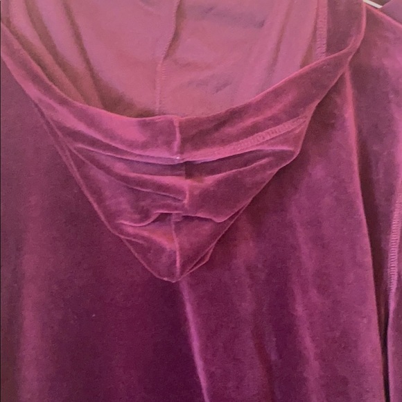 VELOUR MERLOT SORBET 2 piece Active Wear. - Picture 7 of 12